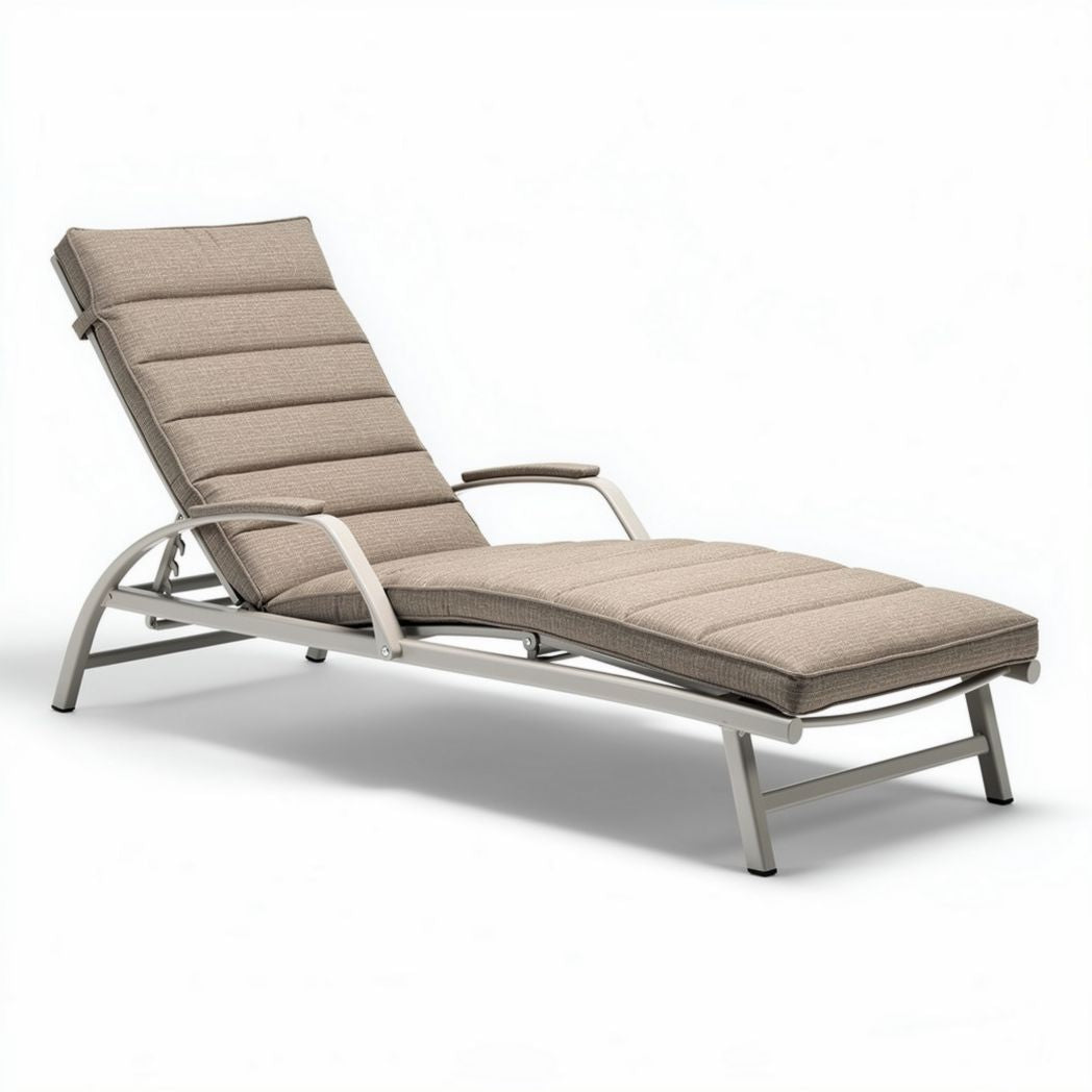 Outdoor lounge chair with aluminum frame and cushion - 200 x 60 x 30cm